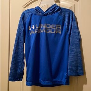 Under Armour Long sleeve shirt with hood.